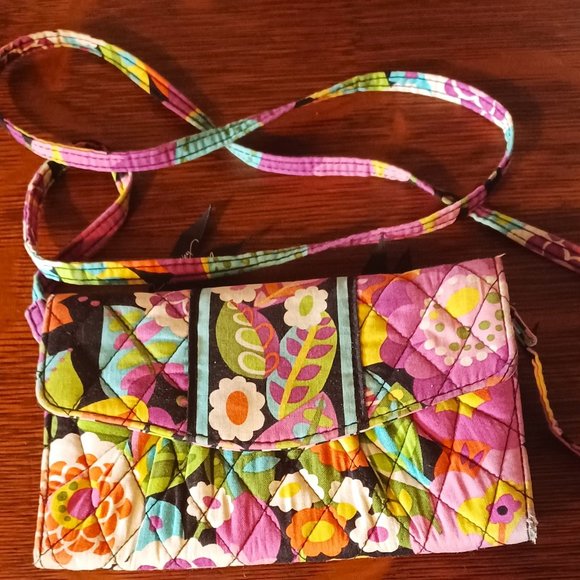 Vera Bradley VaVa Bloom small wristlet sized Crossbody-retired pattern, $ DROP!! - Picture 1 of 9